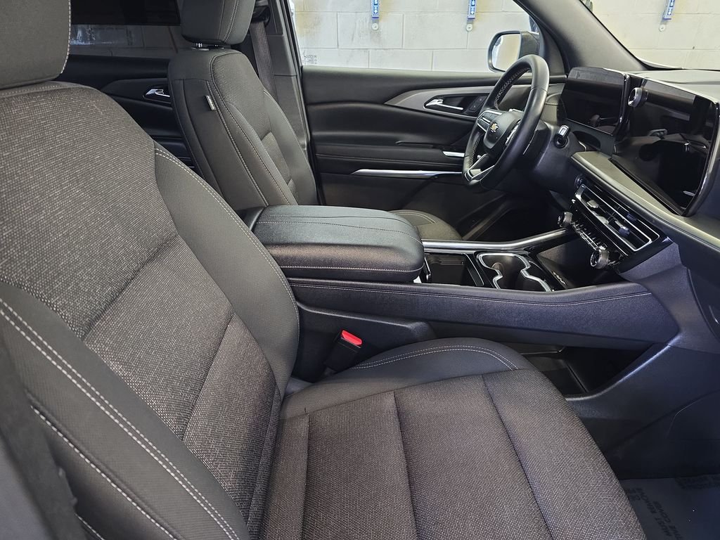 Used 2024 White Chevrolet LT image 10