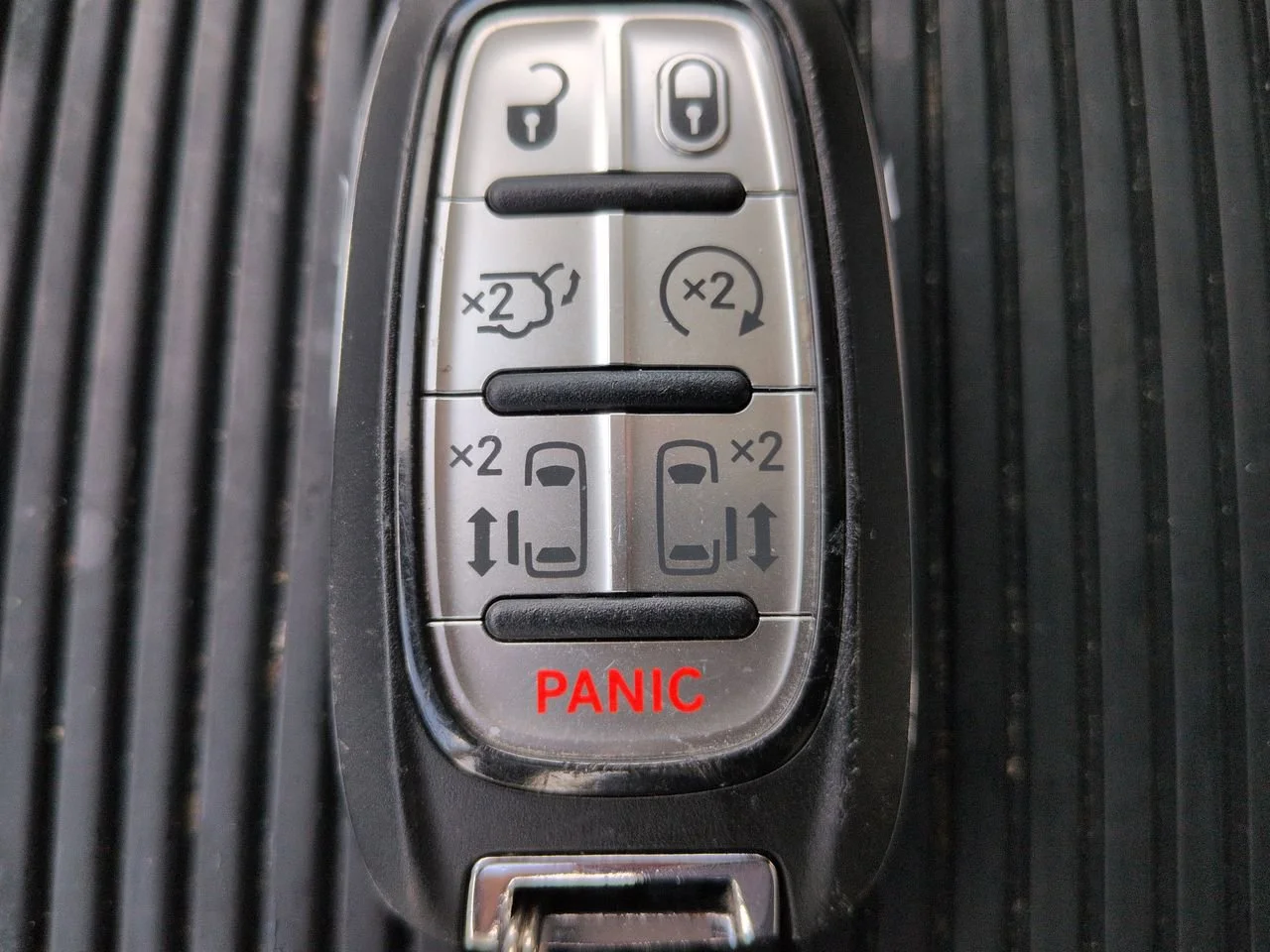 Used 2021 Bright White Clearcoat Chrysler Touring L image 29