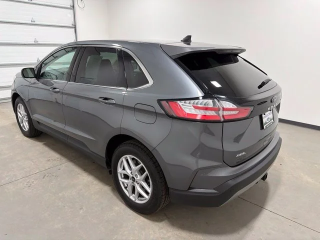 Used 2024 Carbonized Gray Metallic Ford SEL image 7