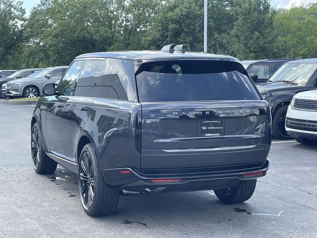 New 2026 Carpathian Grey Land Rover SE image 9