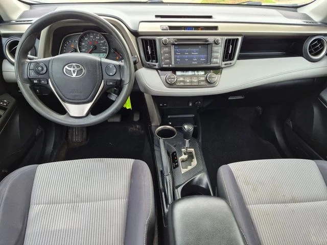 Used 2015 White Toyota XLE image 20