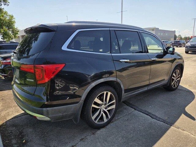 Used 2016 BLACK Honda Touring image 5