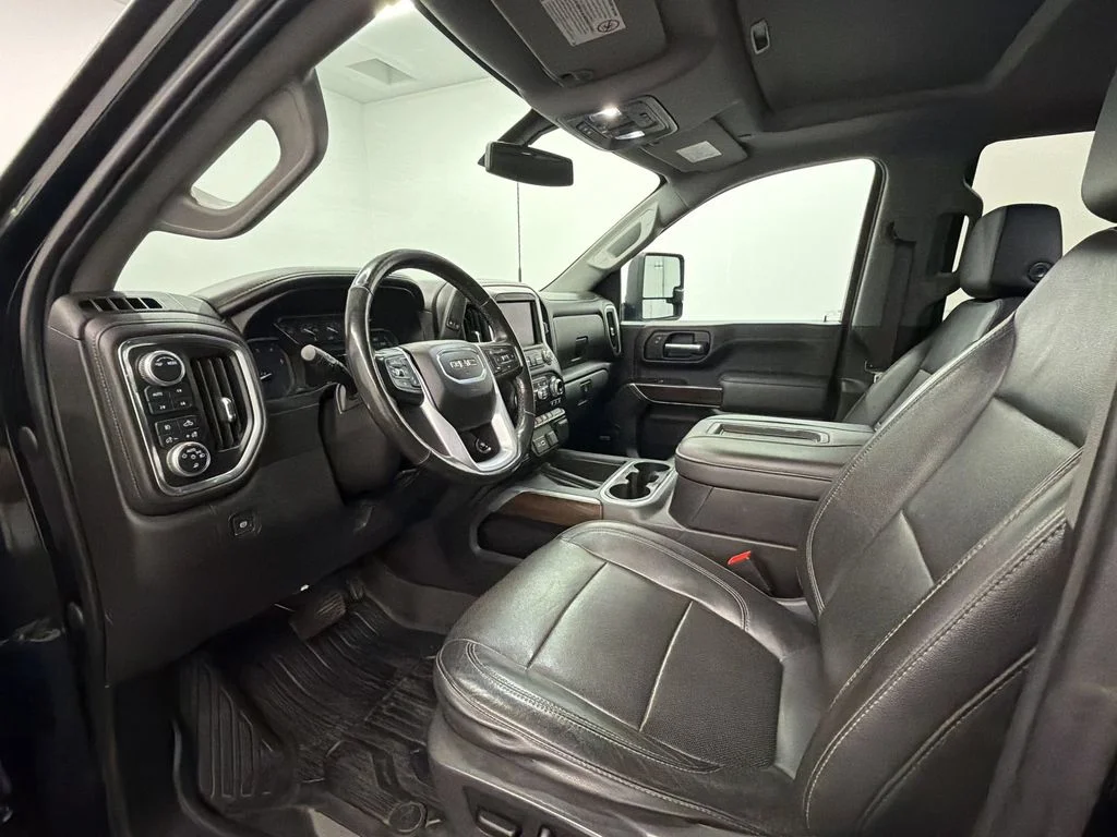 Used 2020 Onyx Black GMC SLT image 29