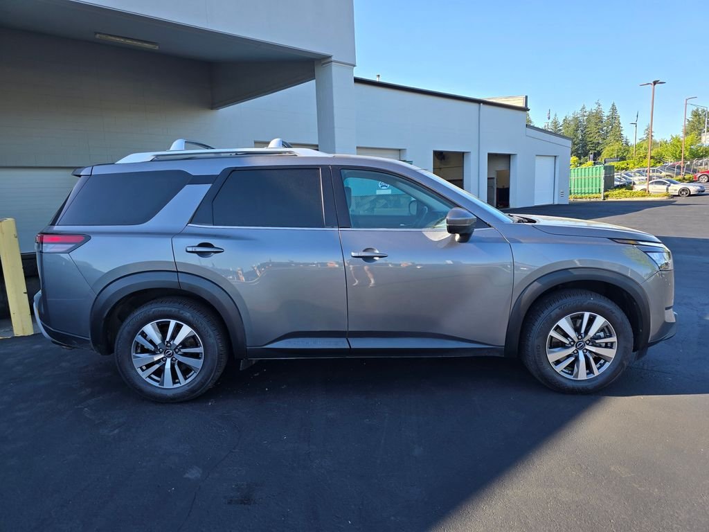 Used 2023 Gun Metallic Nissan SL image 3