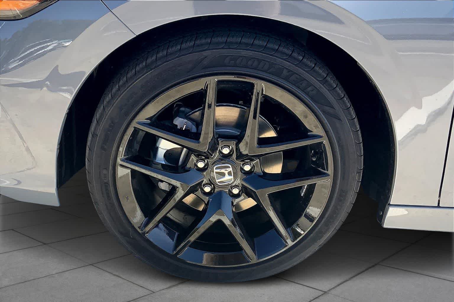 New 2026 Urban Gray Pearl Honda 2WD Sport Hybrid image 12