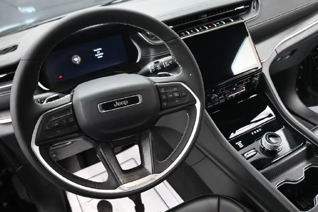 Used 2025 Black Jeep Limited image 27