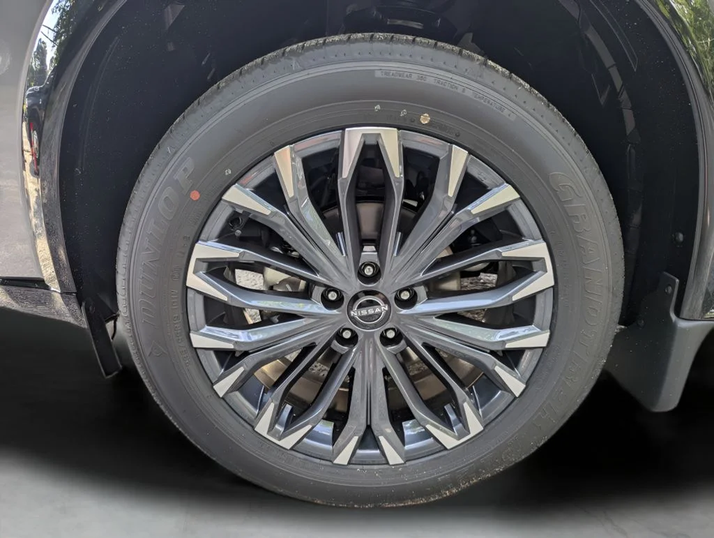 New 2026 Gray Nissan Platinum image 33
