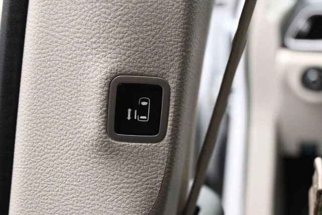 Used 2024 White Chrysler Touring L image 11