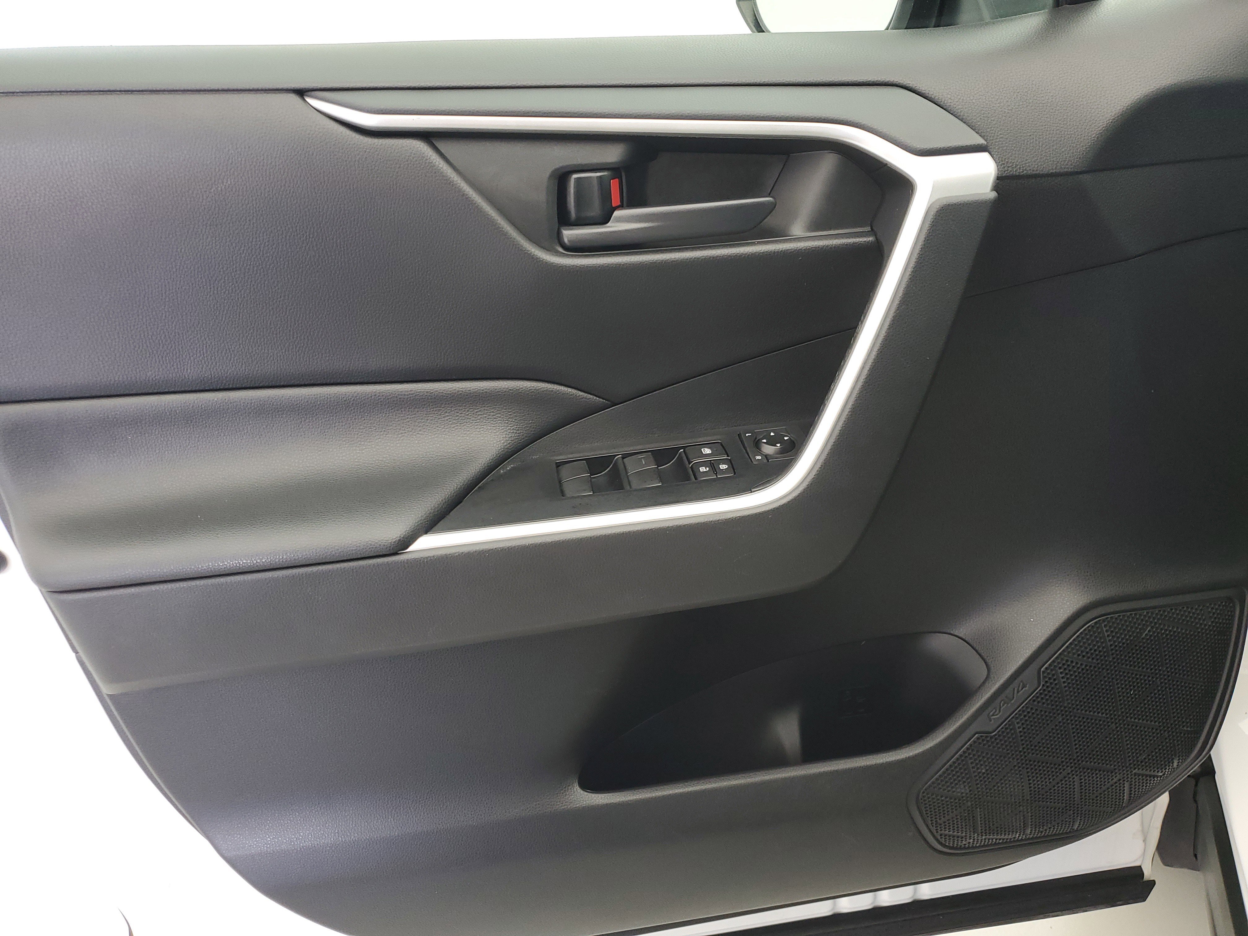 Used 2021 Super White Toyota LE image 18