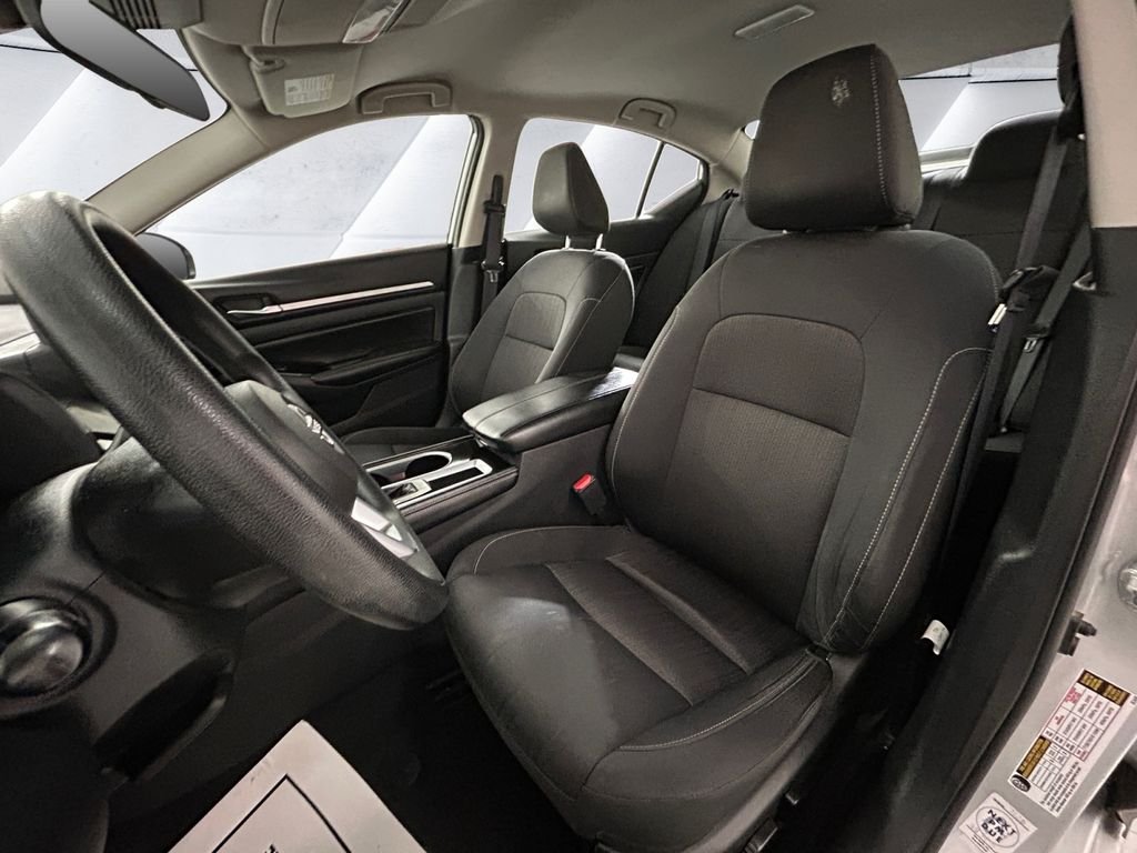 Used 2023 Silver Nissan 2.5 SV image 8