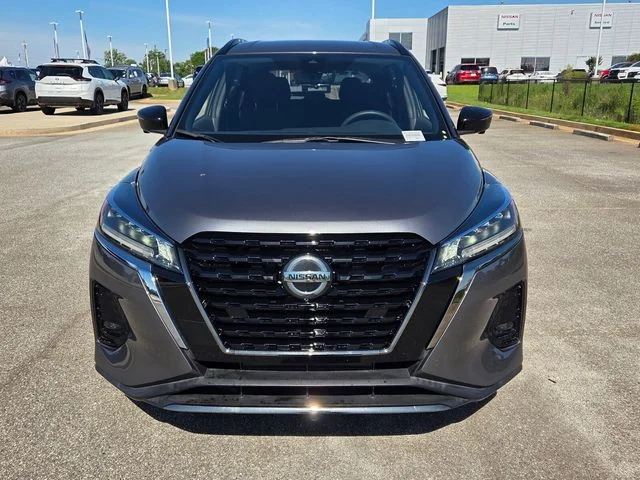 Used 2024 Gray Nissan SR image 2