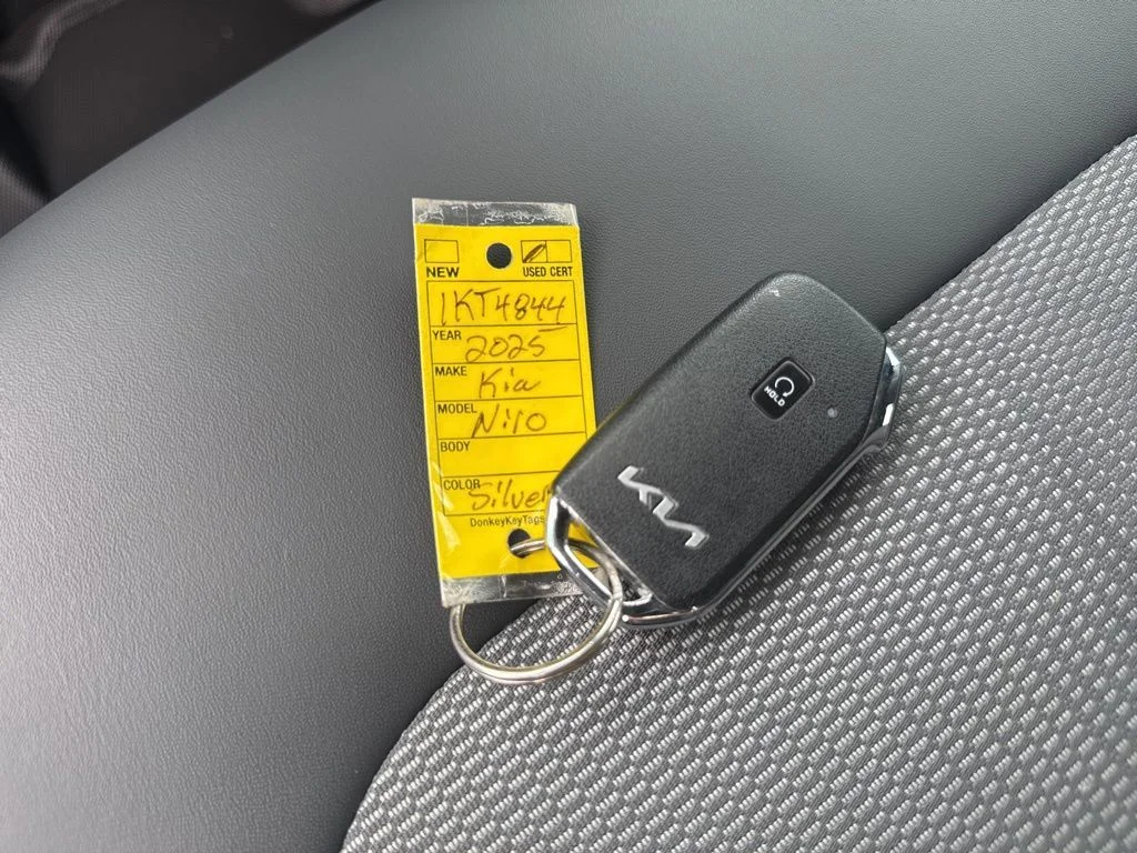 Used 2025 Gray Kia Wind image 29