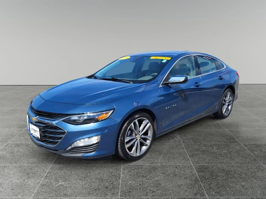 Used 2025 Lakeshore Blue Metallic Chevrolet LT image 1