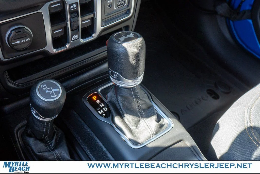 New 2026 Hydro Blue Pearl-Coat Exterior Paint Jeep Sport S image 25