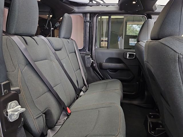 2025 Jeep Wrangler 4-Door Sahara - Photo 8