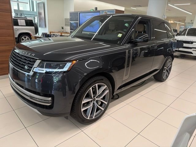New 2026 Carpathian Grey LAND ROVER SE PHEV image 1