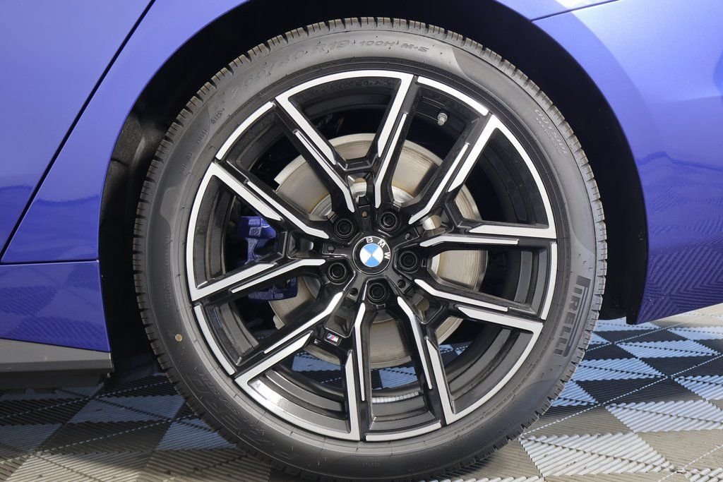 New 2026 Portimao Blue Metallic BMW eDrive40 image 10