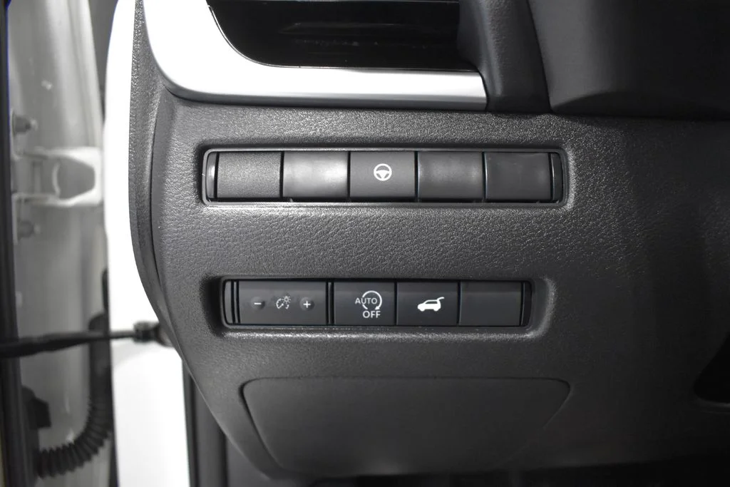 Certified Used 2023 White Nissan SL image 19