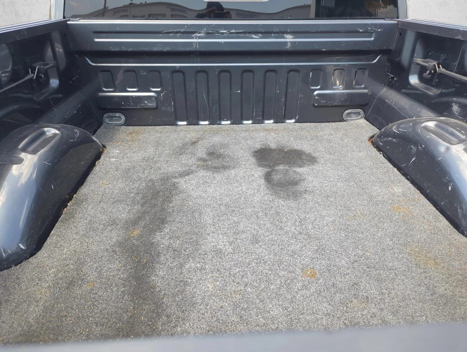 Used 2018 Magnetic Metallic Ford LARIAT image 7