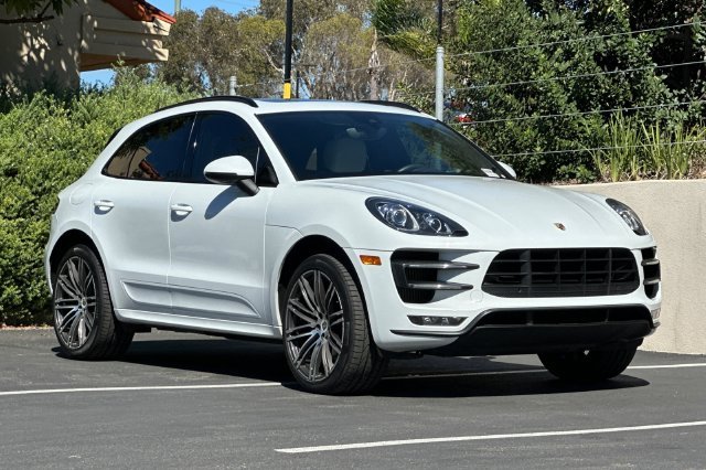 Used 2017  Porsche Turbo image 7