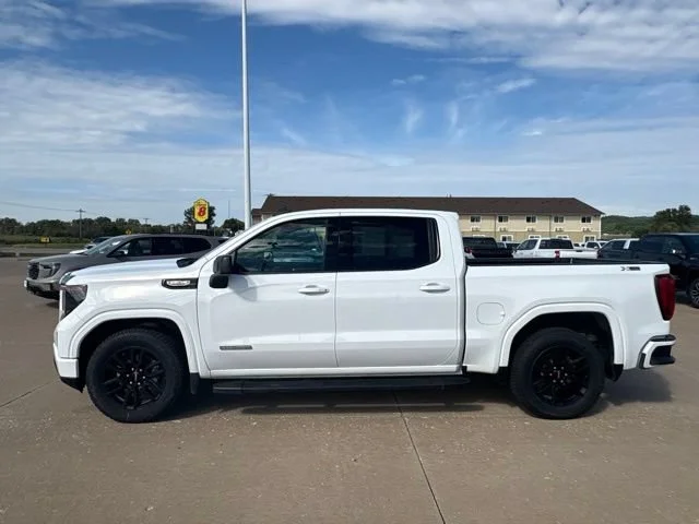 Used 2022 SUMMIT WHITE GMC Elevation image 9