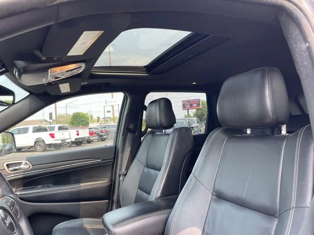 Used 2017 Crystal Metallic Jeep Limited image 10