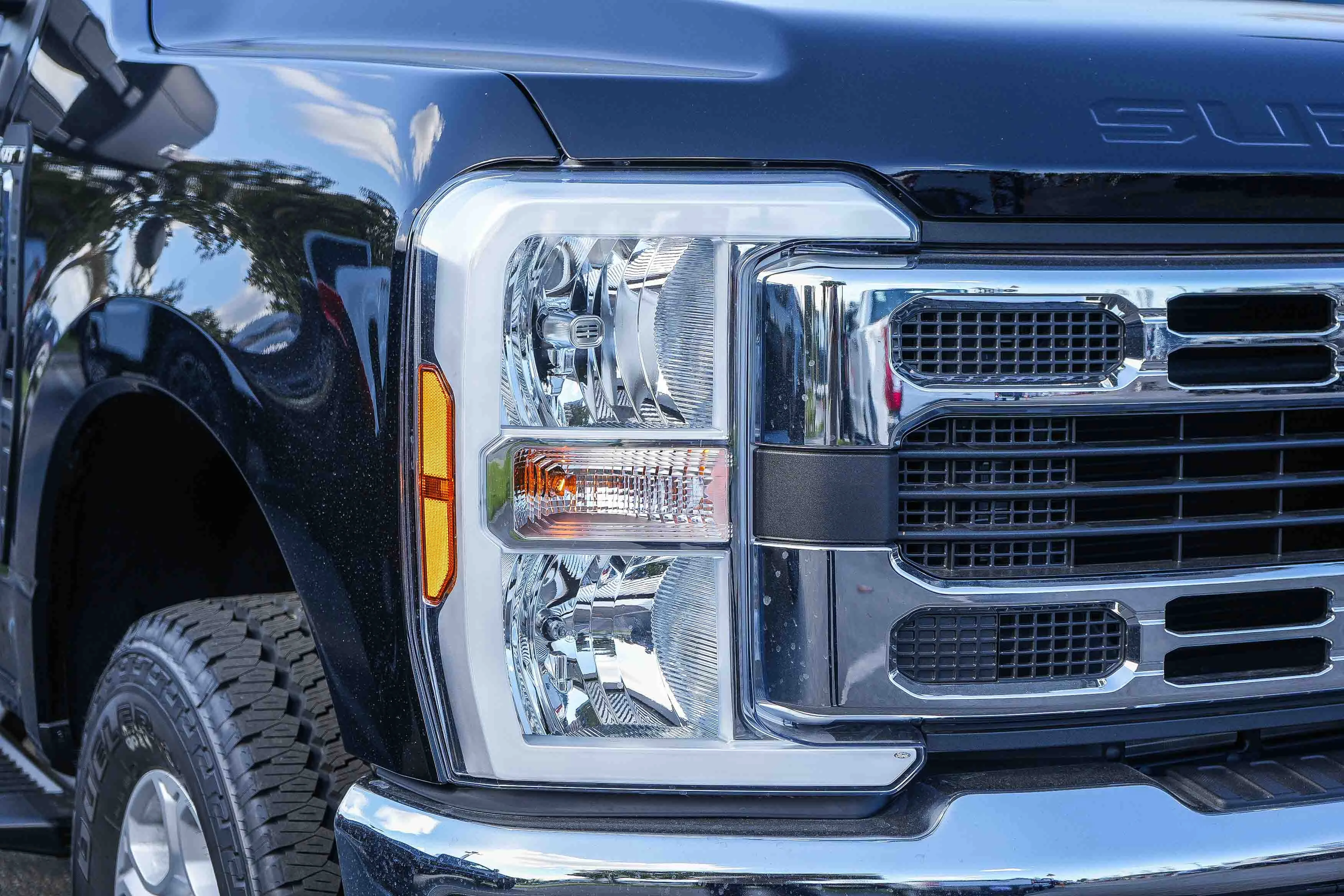 New 2026 Black Metallic Ford XLT image 4