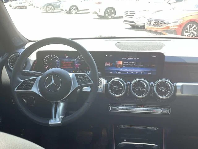 Used 2025 Black Mercedes-Benz GLB 250 image 13