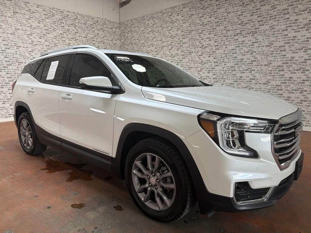 Used 2024 White Frost Tricoat GMC SLT image 1