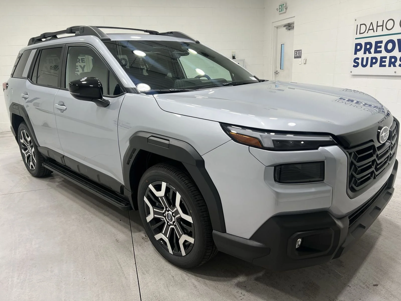 New 2026 ICE SILVER METALLIC Subaru Touring XT image 2