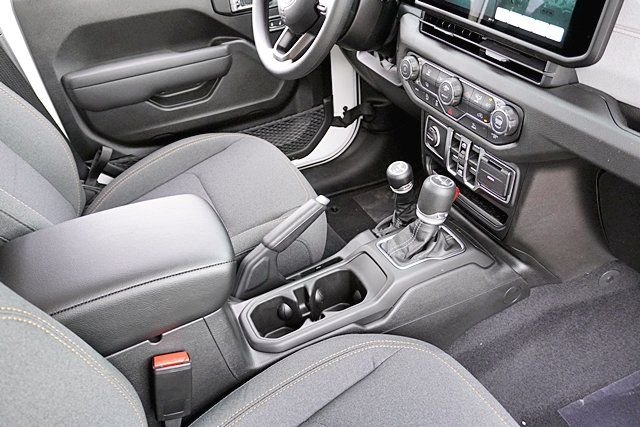 New 2026 Bright White Clear-Coat Exterior Paint Jeep Sport image 15