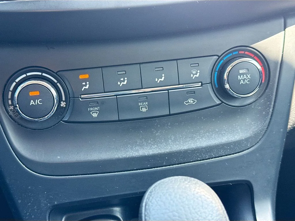 Used 2018 Gray Nissan S image 17