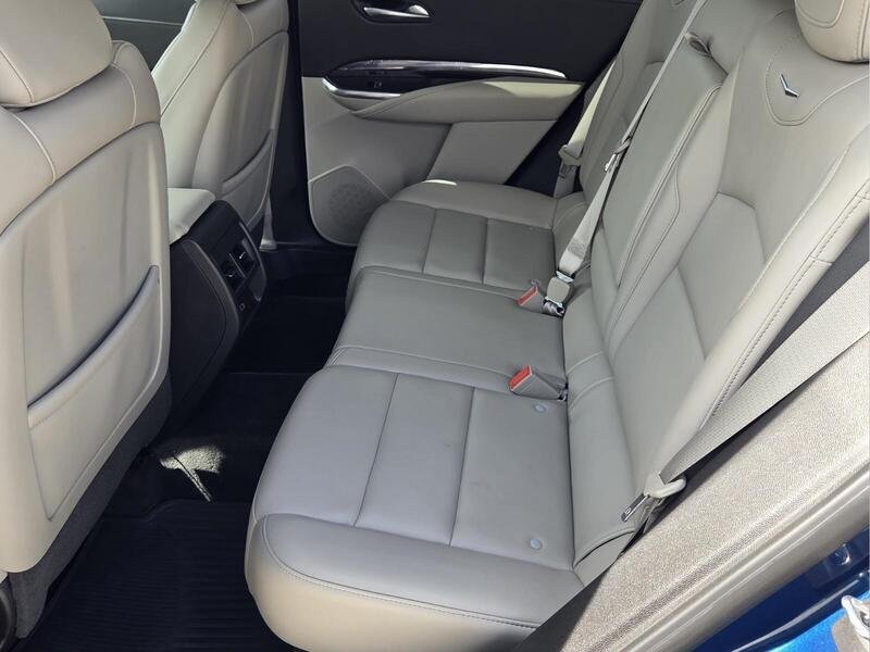 Used 2019 Atlantic Metallic CADILLAC FWD 4DR LUXURY image 12