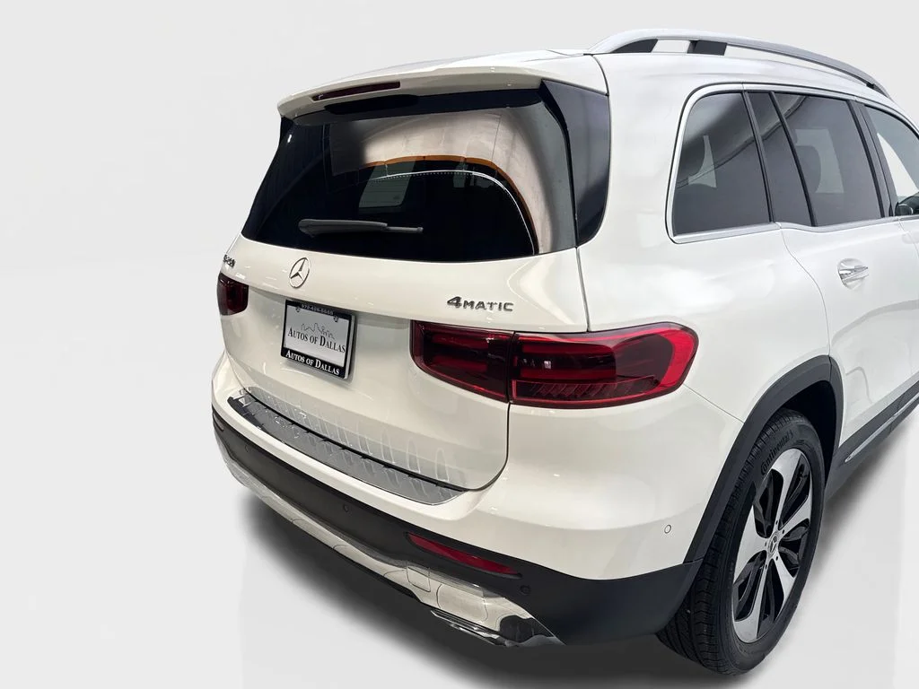 Used 2025 White Mercedes-Benz GLB 250 image 19