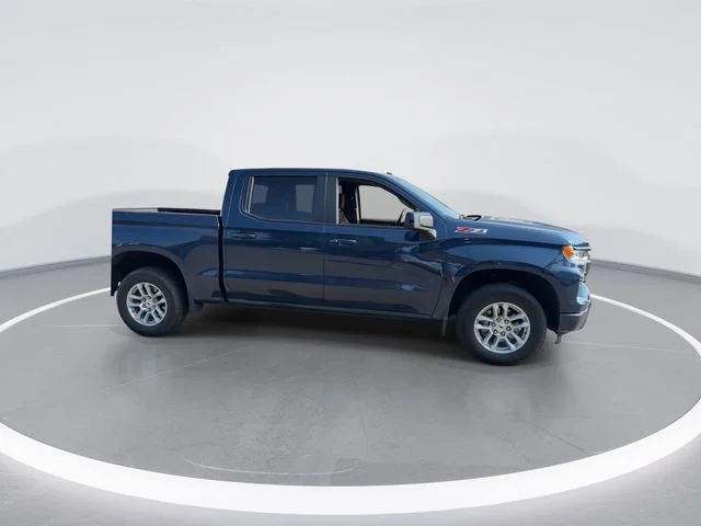Used 2022 Blue Chevrolet RST image 9