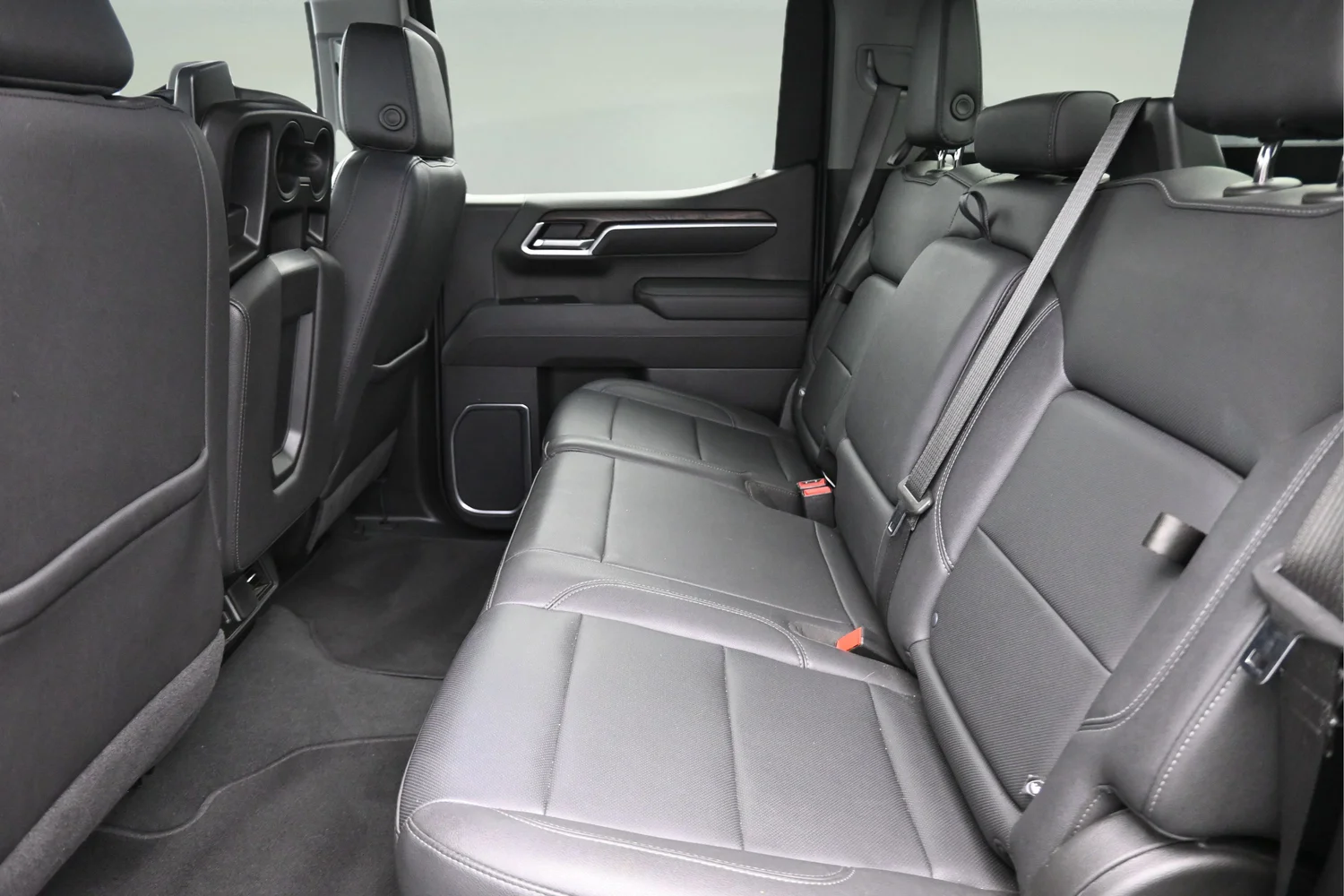Used 2025 White GMC SLT image 13
