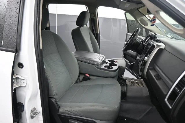 Used 2016 White Ram SLT image 14