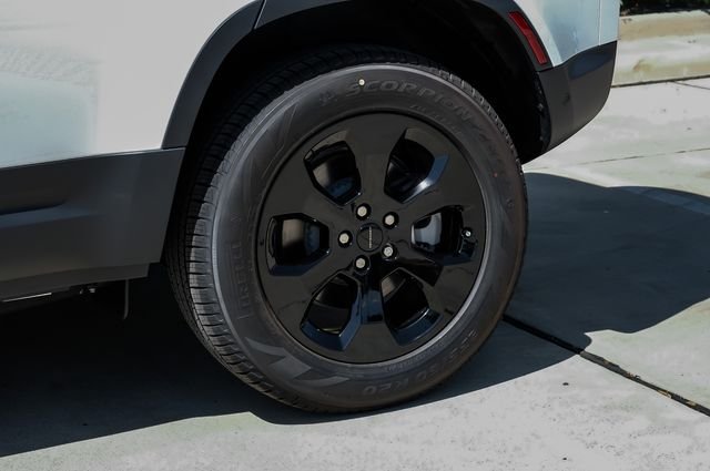 New 2026 Fuji White Land Rover S image 67