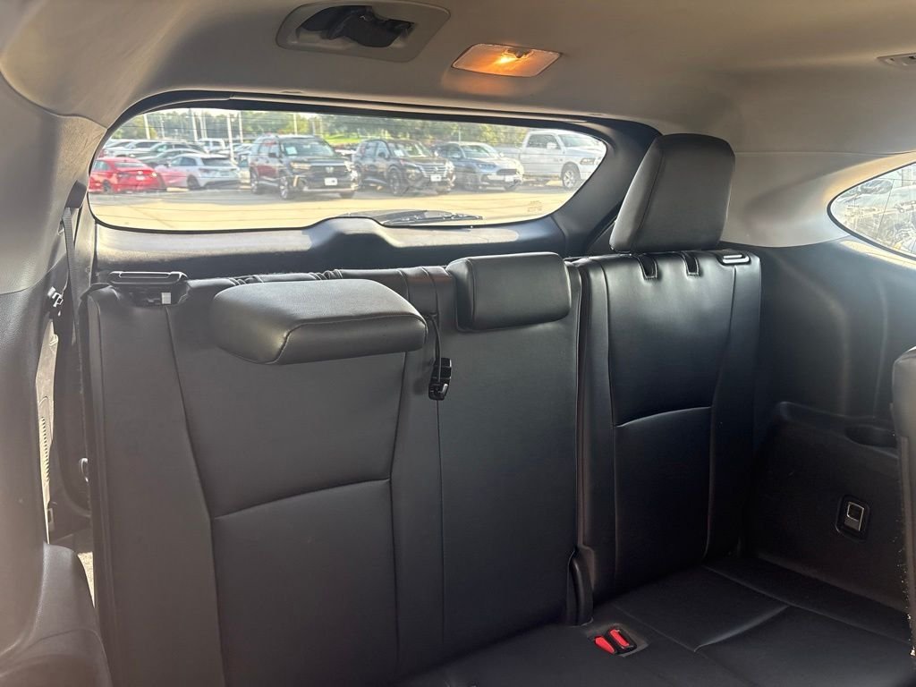 Used 2020 Pearl Toyota XLE image 30