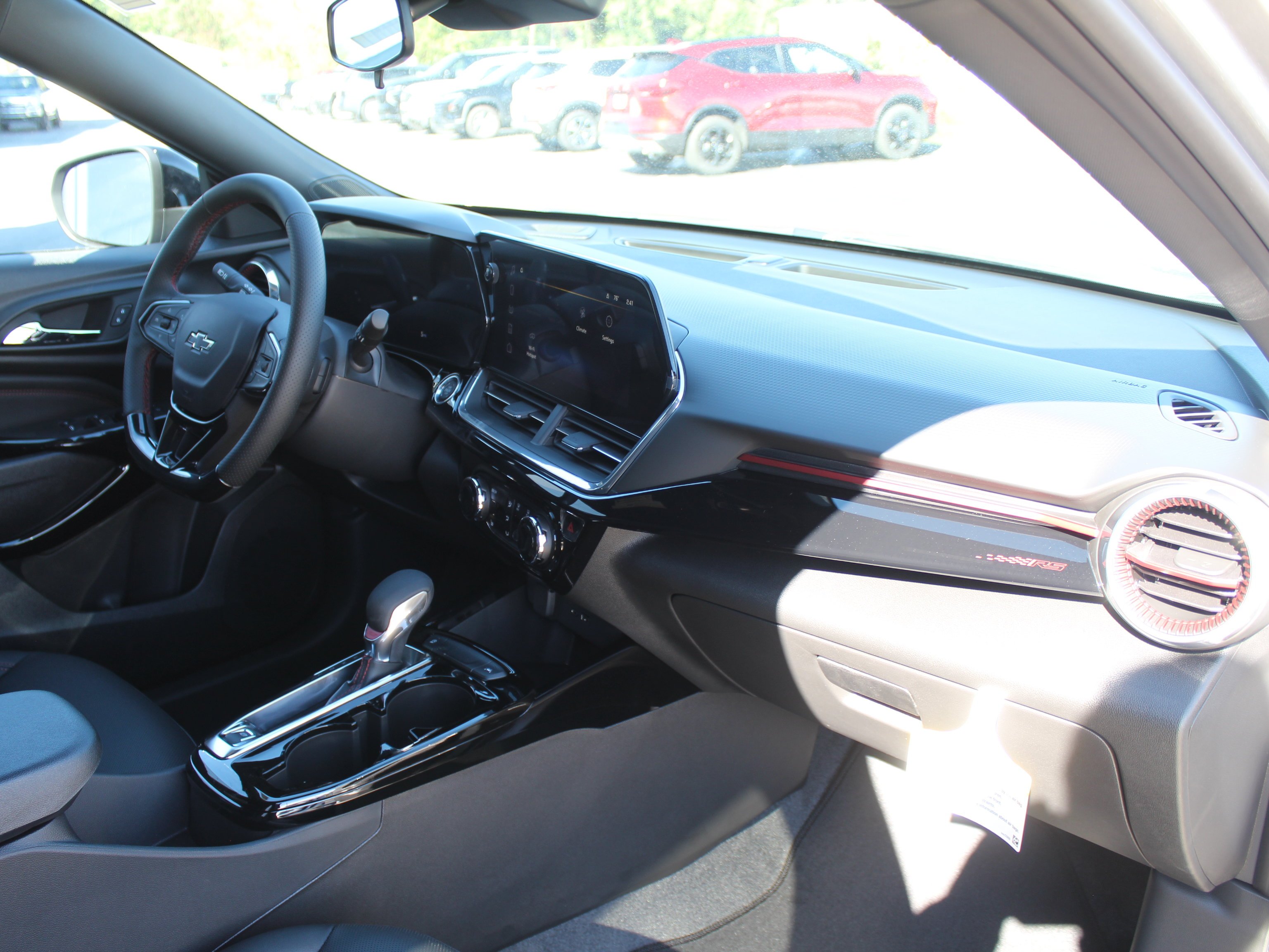 2026 Chevrolet Trax RS - Photo 17