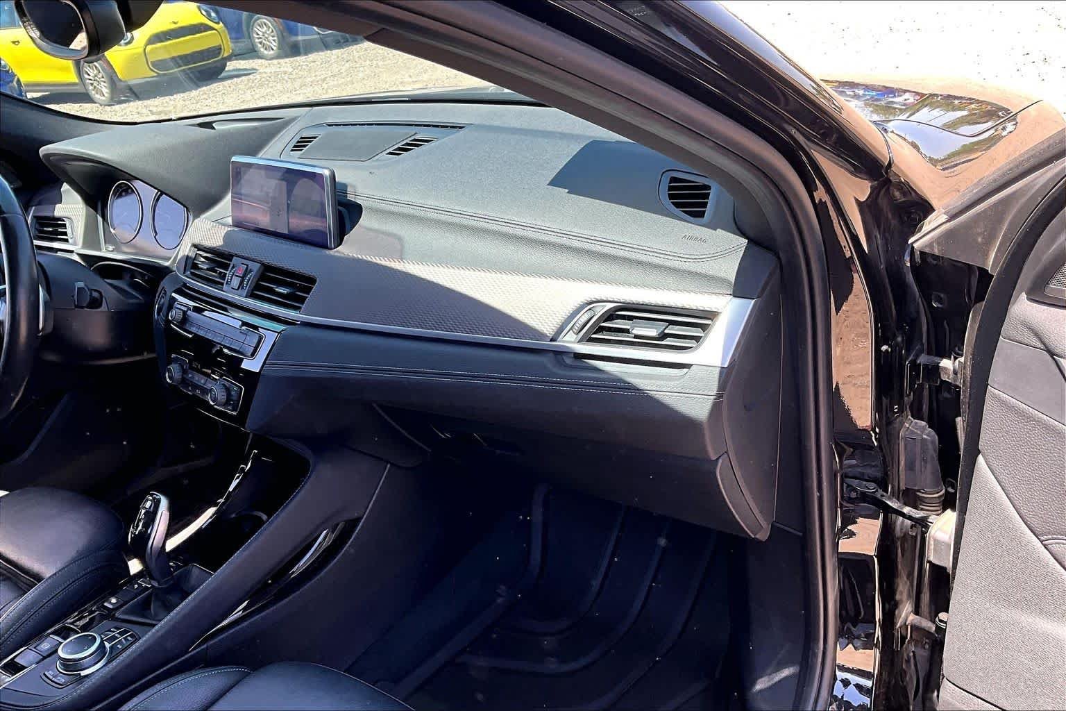 Used 2020 Black Sapphire Metallic BMW M35i image 16