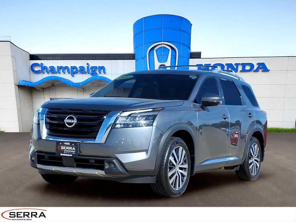 2022 Nissan Pathfinder Platinum 4WD's photo