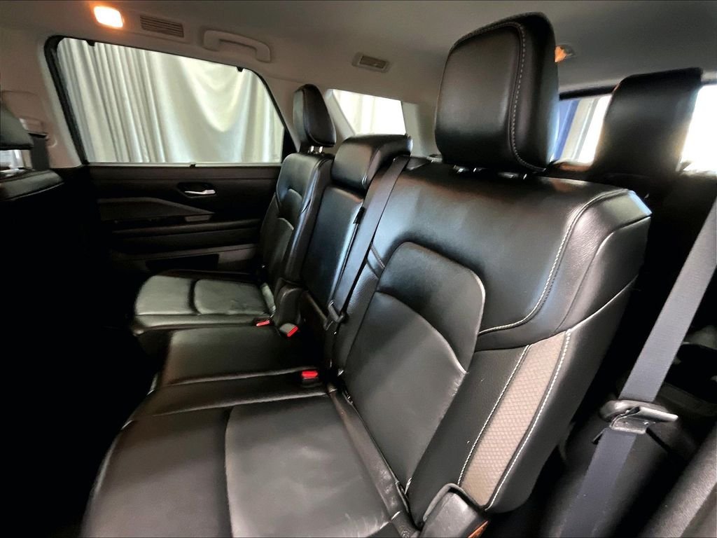 Used 2023 Super Black Nissan SL image 15