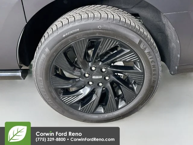 Used 2025 Black Metallic Lincoln Reserve image 36