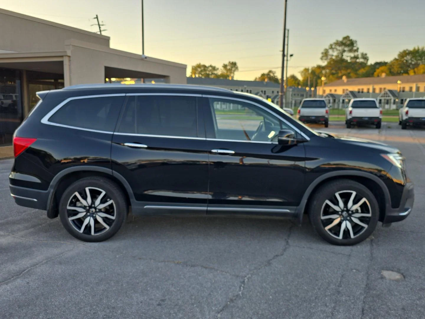 Used 2019 Honda Pilot Touring with VIN 5FNYF5H67KB033220 for sale in Meridian, MS