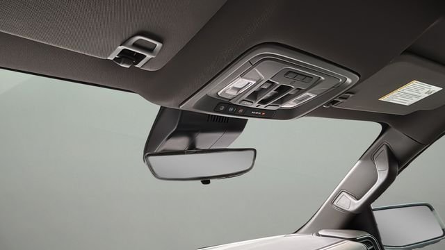 Used 2025 White Chevrolet LTZ image 28