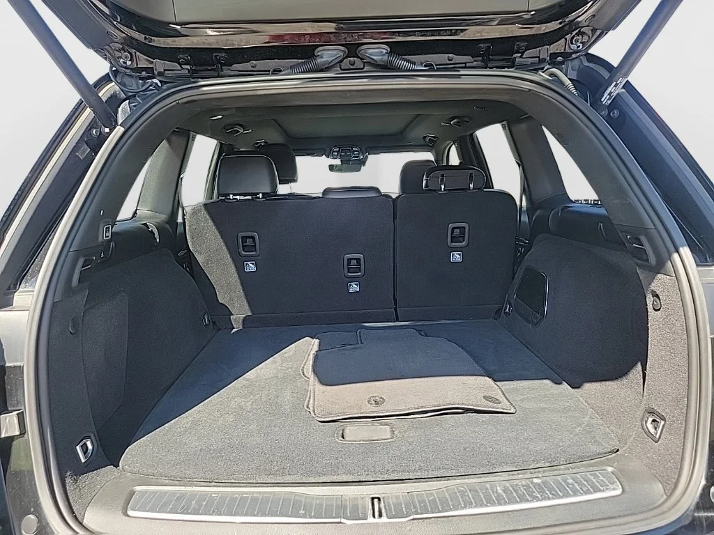 Used 2023 Black Jeep Overland 4xe image 8