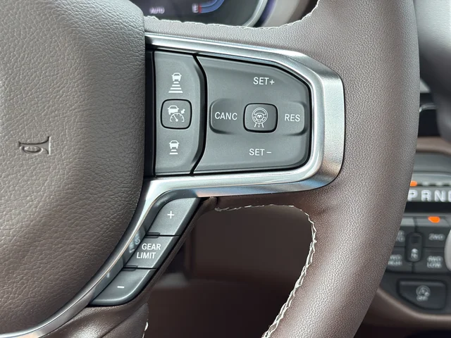 New 2026 Diamond Black Crystal Pearl-Coat Exterior Paint RAM Laramie image 17
