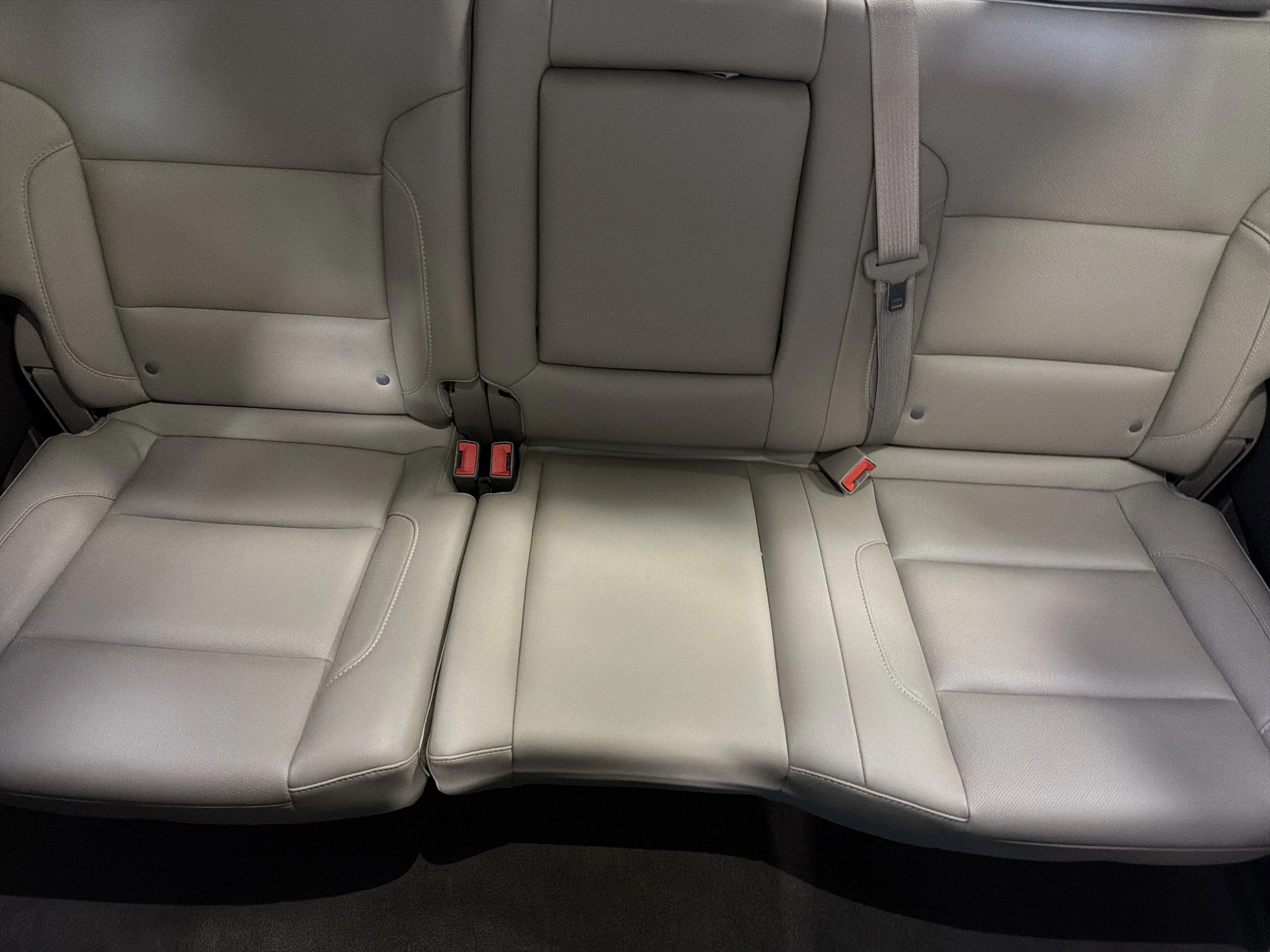 Used 2014 White Diamond Tricoat Chevrolet LTZ image 13