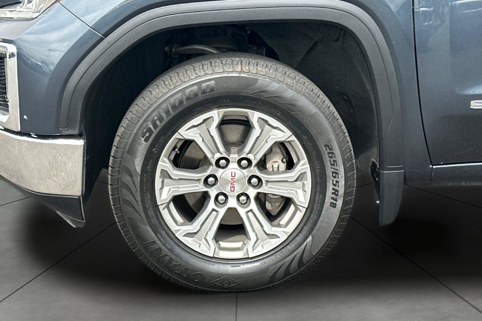 Used 2020 Blue GMC SLT image 30